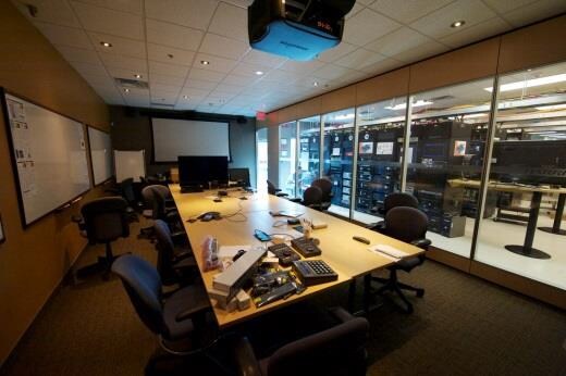 More Photos Of 25 Dyas Rd, Toronto Light Distribution For Sale