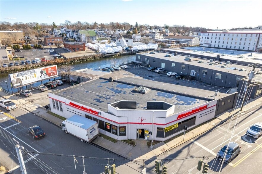 More Photos Of 10 Mill St, Port Chester Freestanding For Lease