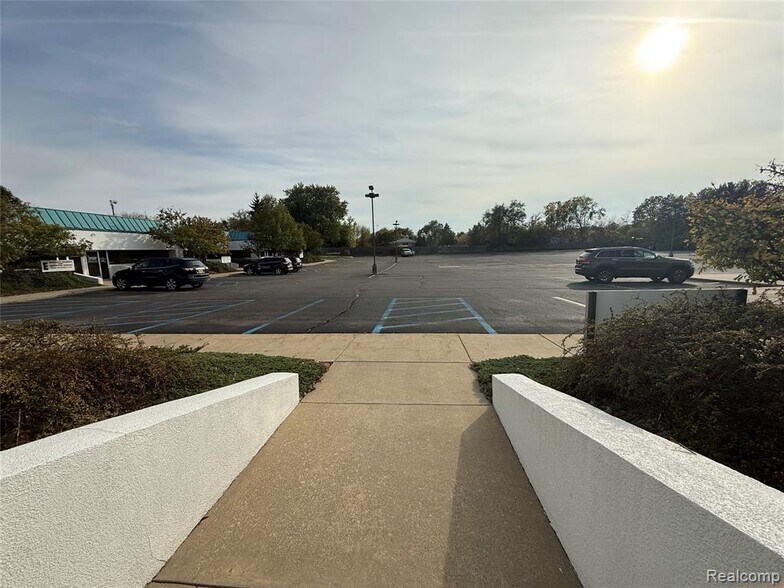 More Photos Of 4007 W Court St, Flint Medical For Sale