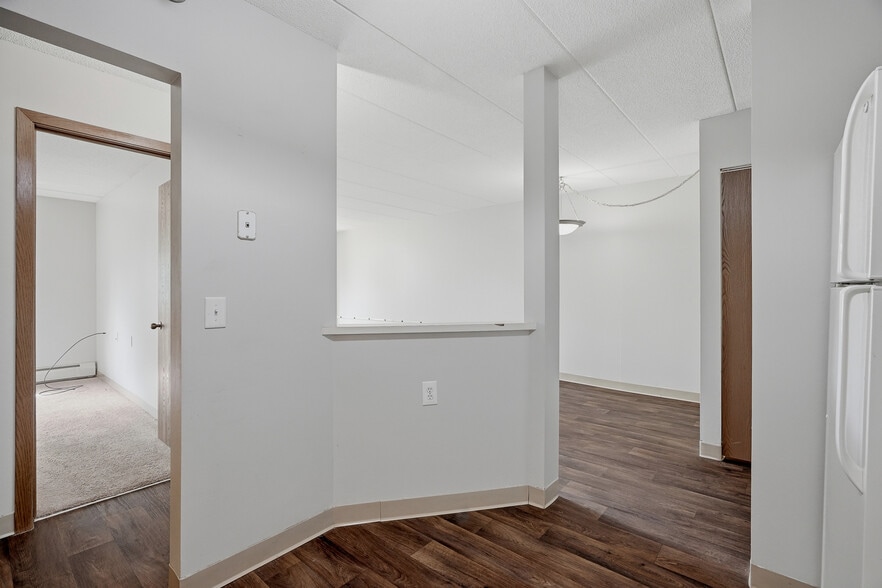 More Photos Of 985 Ivy Ave E, Saint Paul Apartments For Sale