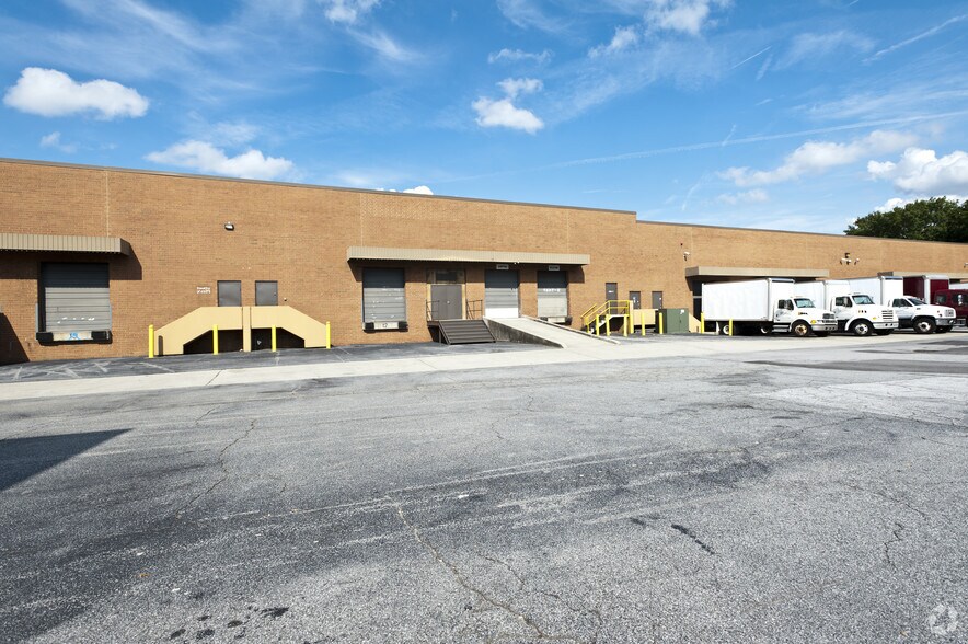 More Photos Of 5835 Oakbrook Pky, Norcross Distribution For Lease