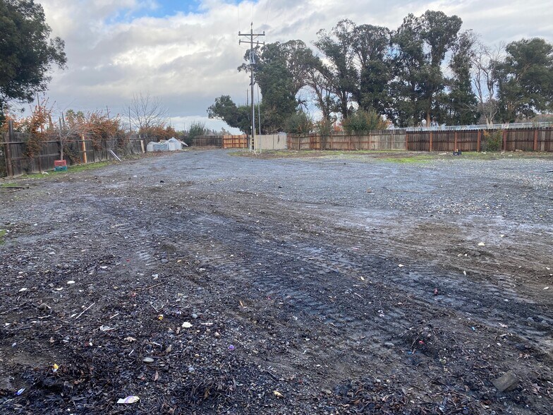 More Photos Of 300 Railroad Ave, Suisun City Office For Sale