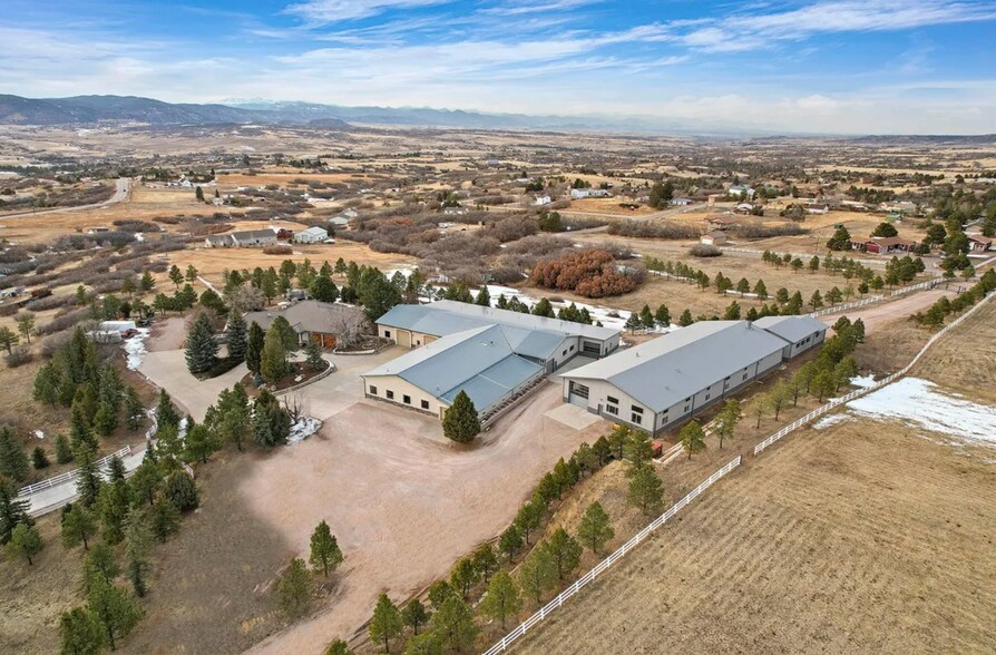 More Photos Of 1751 W Wolfensberger Rd, Castle Rock Flex For Sale