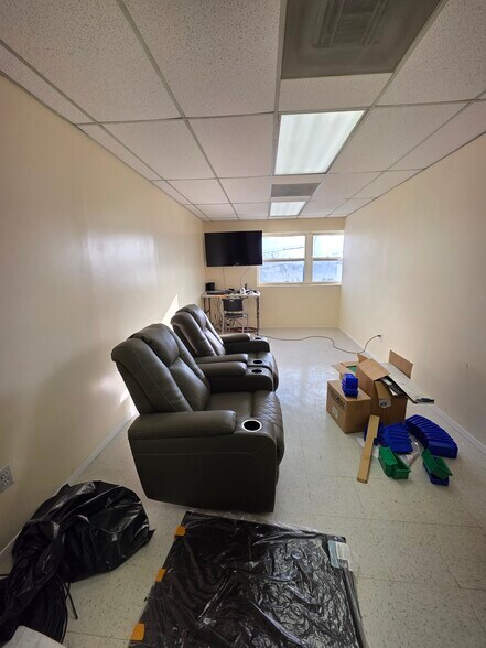 More Photos Of 9011 130th St, Richmond Hill Warehouse For Sale