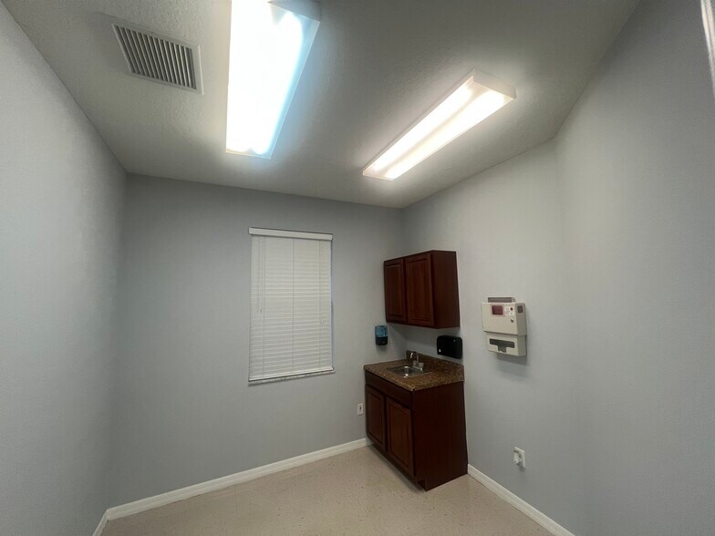 More Photos Of 3743 Maryweather Ln, Wesley Chapel Medical For Sale