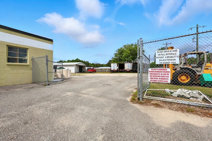 More Photos Of 110 N State Road 19, Palatka Auto Repair For Sale