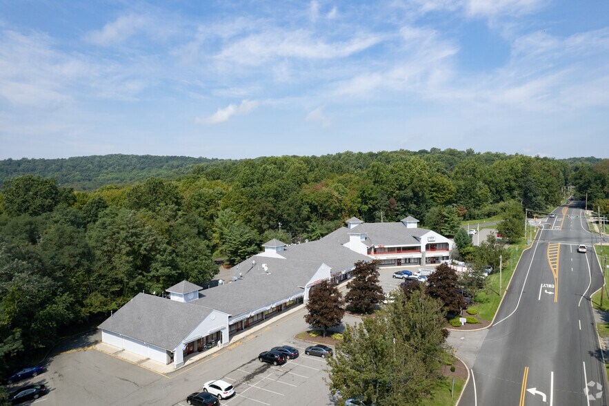 More Photos Of 915 Route 517, Hackettstown Storefront For Lease