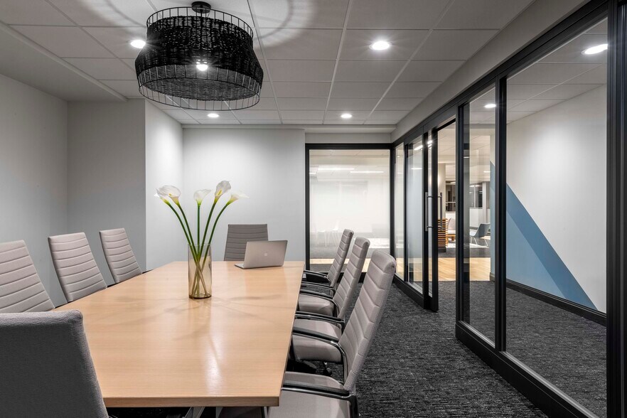 More Photos Of 225-235 S Meramec Ave, Clayton Office For Lease