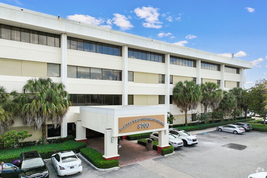More Photos Of 8700 W Flagler St, Miami Office For Lease