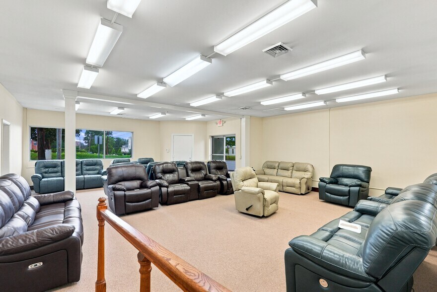 More Photos Of 3506 Memorial Ave, Lynchburg Office For Sale