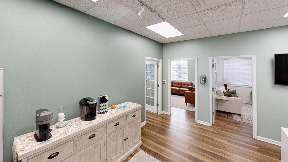 More Photos Of 720 Rugby St, Orlando Office For Sale