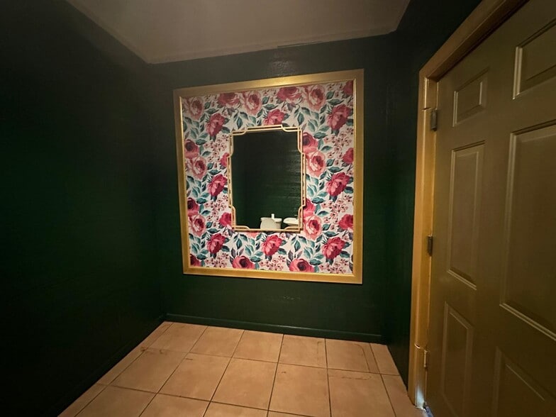 More Photos Of 6401 E 12th St, Kansas City Restaurant For Sale