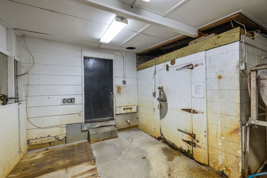 More Photos Of 2383 Hwy 58, Swansboro Restaurant For Sale