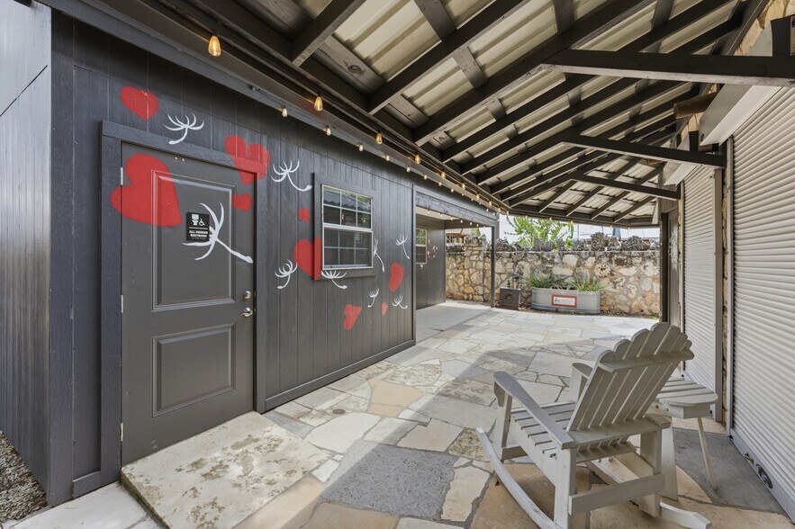 More Photos Of 310 Wimberley Sq, Wimberley Freestanding For Sale