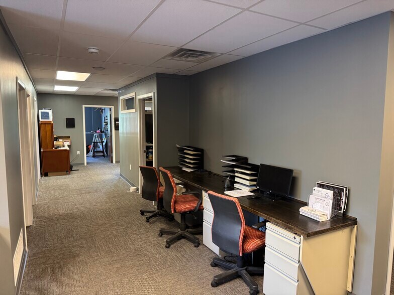 More Photos Of 118-122 Western Ave, Akron Coworking Space