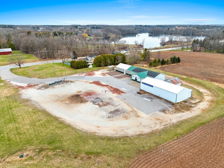 More Photos Of 5814 Calumet Ave, Manitowoc General Retail For Sale