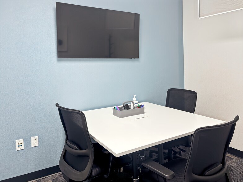 More Photos Of 6301 Mountain Vista St, Henderson Coworking Space