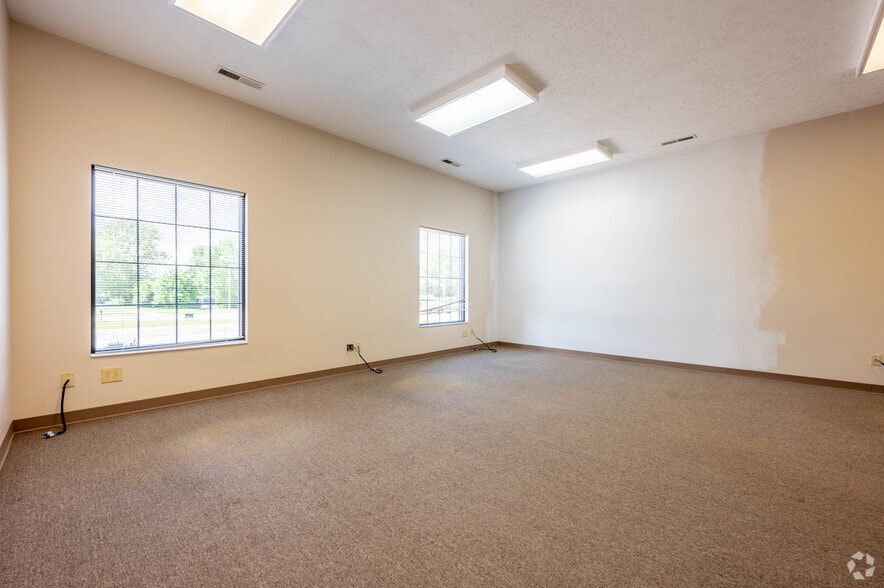 More Photos Of 7845-7857 Waverly Rd, Martinsville Medical For Lease