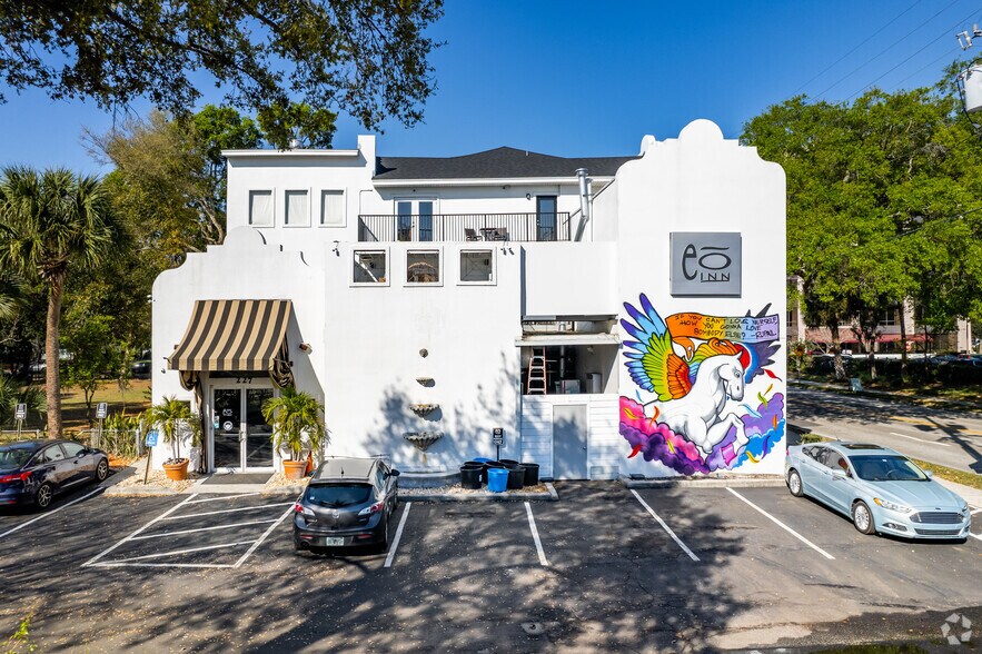 More Photos Of 227 N Eola Dr, Orlando Hotel For Lease