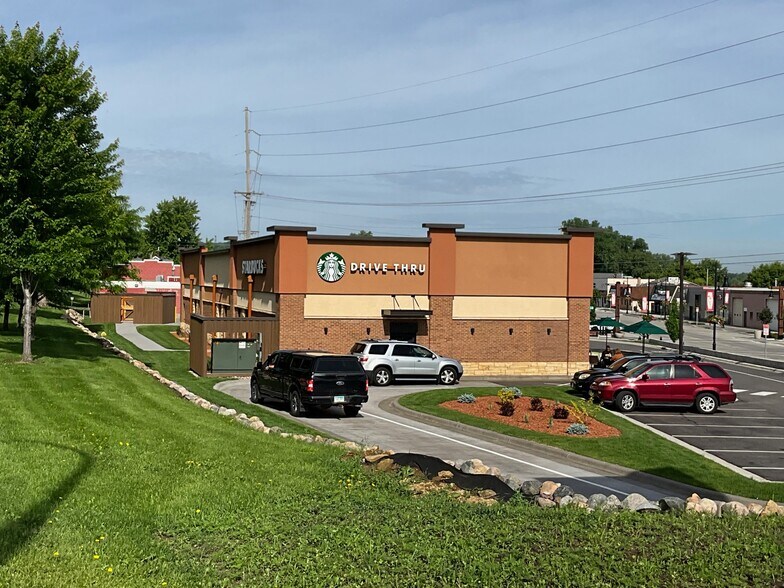 More Photos Of 1315 Old West Main St, Red Wing Storefront For Lease