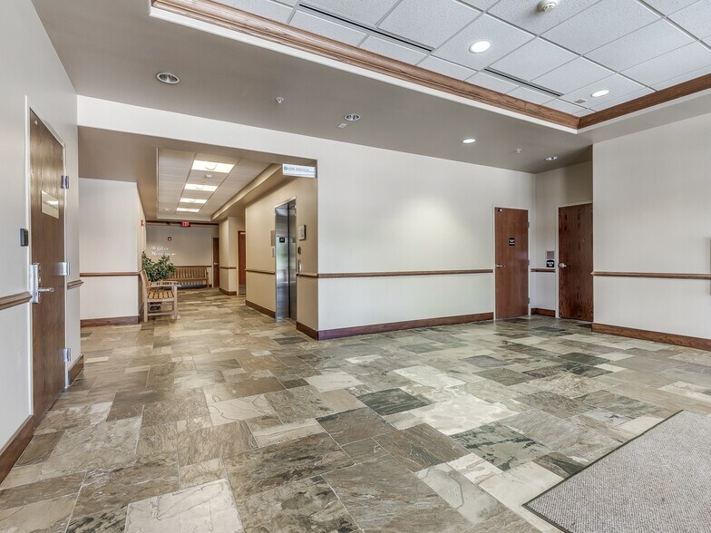 More Photos Of 3101 W Tecumseh Rd, Norman Office For Lease