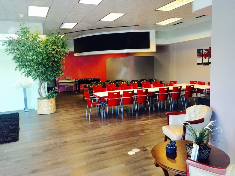 More Photos Of 5975-5999 Topanga Canyon Blvd, Woodland Hills Storefront For Lease
