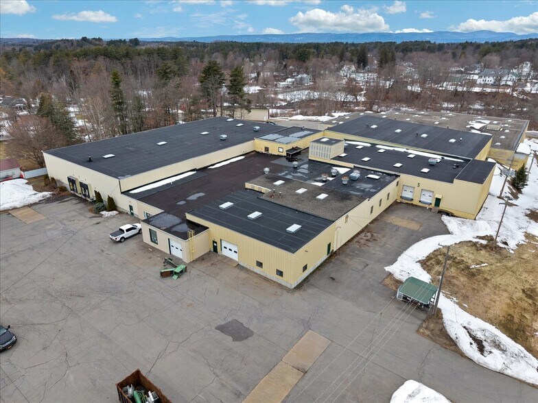 More Photos Of 15 E Elm St, Broadalbin Warehouse For Lease