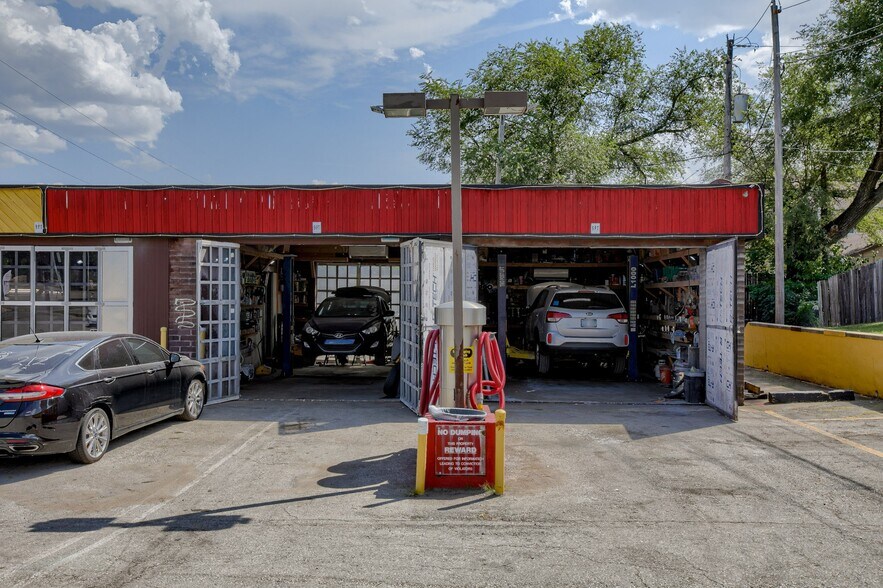 More Photos Of 7030 Troost Ave, Kansas City Carwash For Sale
