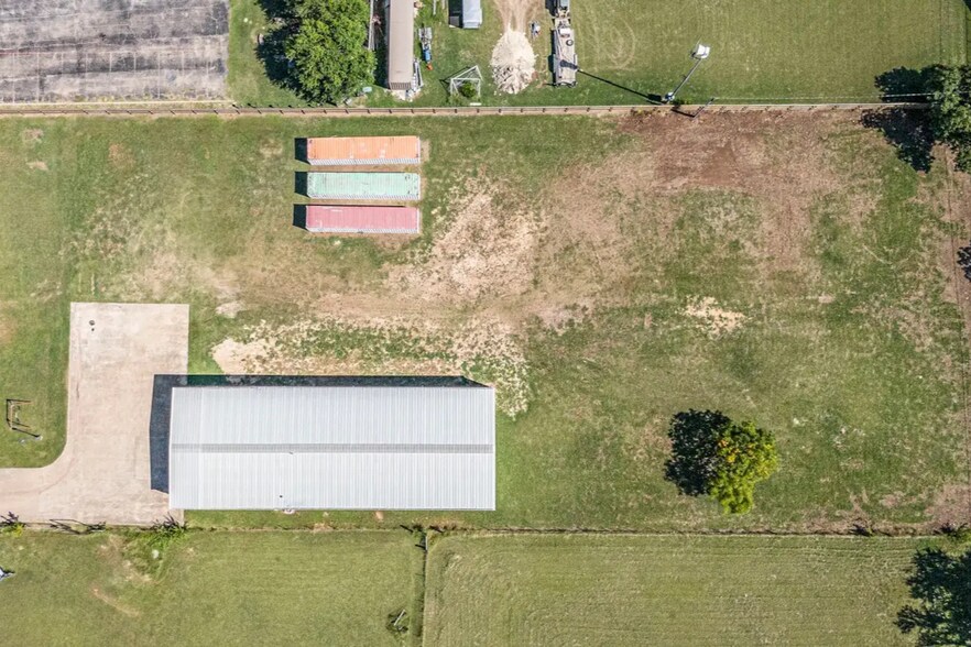 More Photos Of 124 S Nolan River Rd, Cleburne Flex For Lease