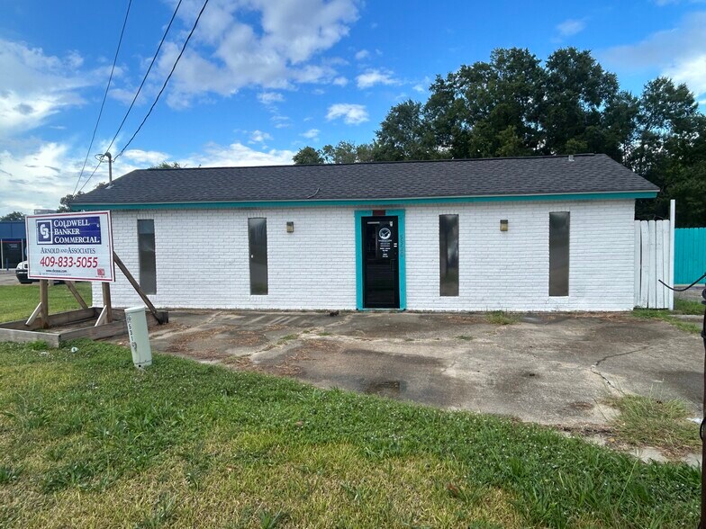 Primary Photo Of 5310 Eastex Fwy, Beaumont Freestanding For Sale