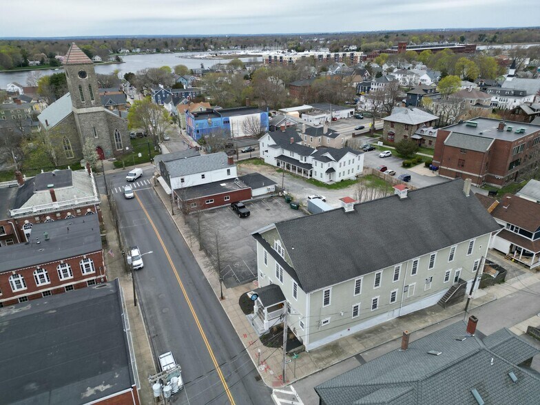 More Photos Of 28 Market St, Warren Theater Concert Hall For Sale