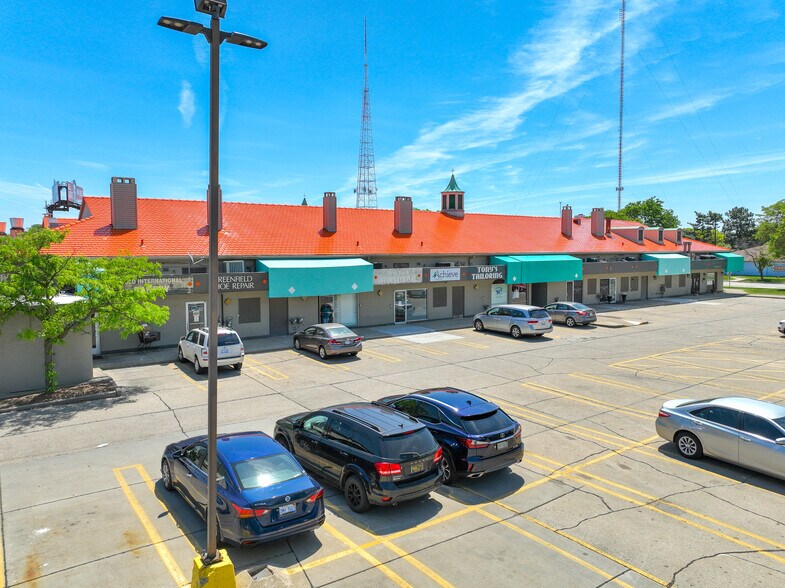 More Photos Of 15612 W 10 Mile Rd, Southfield Freestanding For Sale