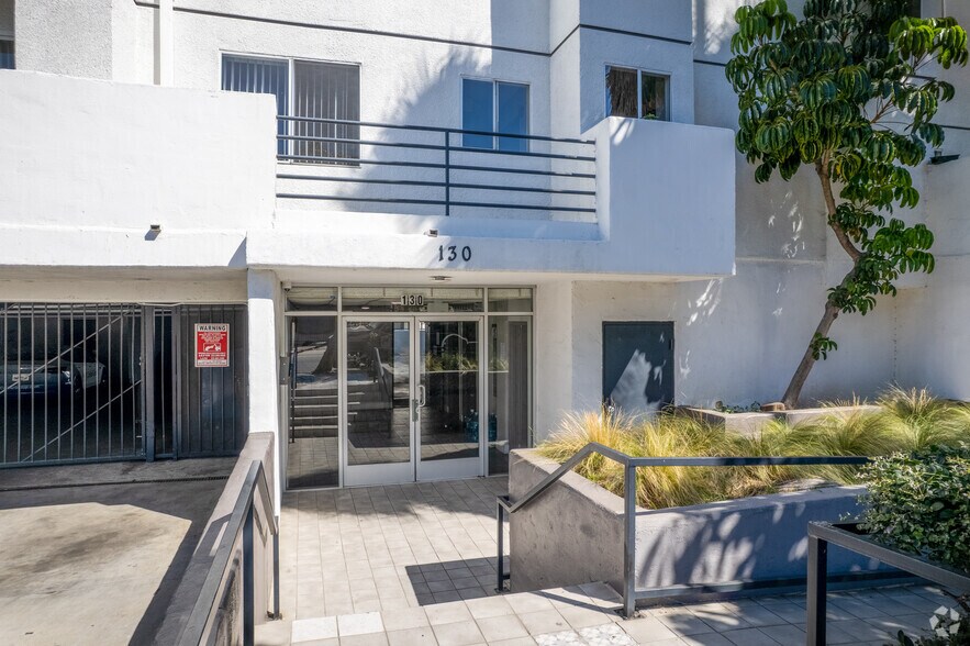 More Photos Of 130 S Alexandria Ave, Los Angeles Apartments For Sale