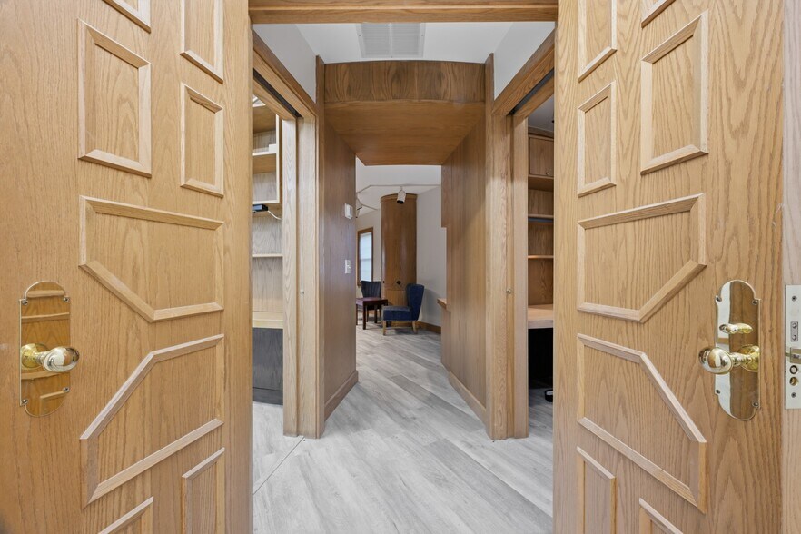 More Photos Of 123 Elm St, Old Saybrook Medical For Sale
