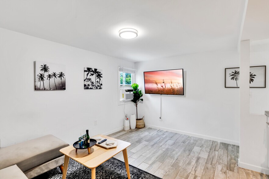 More Photos Of 506 S M St, Lake Worth Beach Apartments For Sale