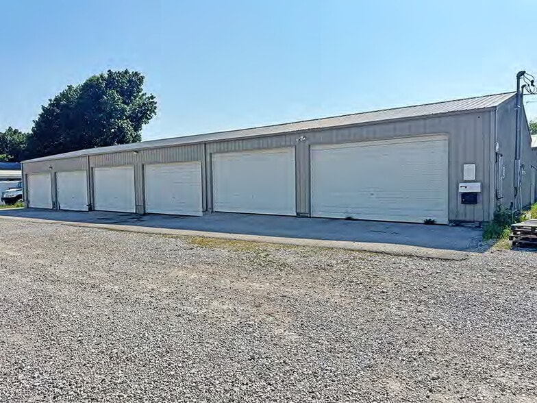 More Photos Of 1958 Llewellyn Rd, Belleville Flex For Sale