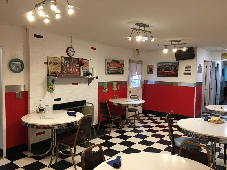 More Photos Of 1104 Old Charlotte Rd, White Bluff Assisted Living For Lease