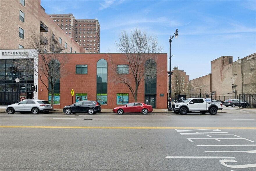 More Photos Of 1455 S Michigan Ave, Chicago Office For Sale