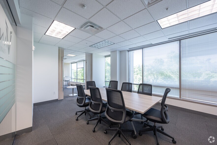 More Photos Of 925 North Point Pky, Alpharetta Coworking Space