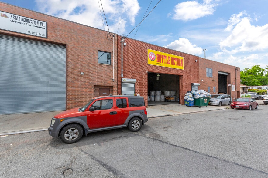 More Photos Of 3325 Delavall Ave, Bronx Warehouse For Lease