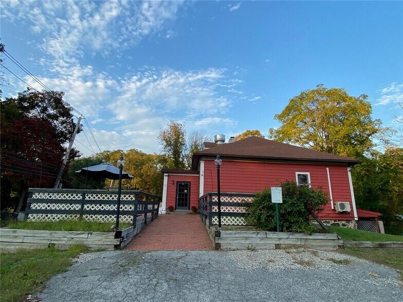 More Photos Of 276 Watch Hill Rd, Cortlandt Manor Restaurant For Lease