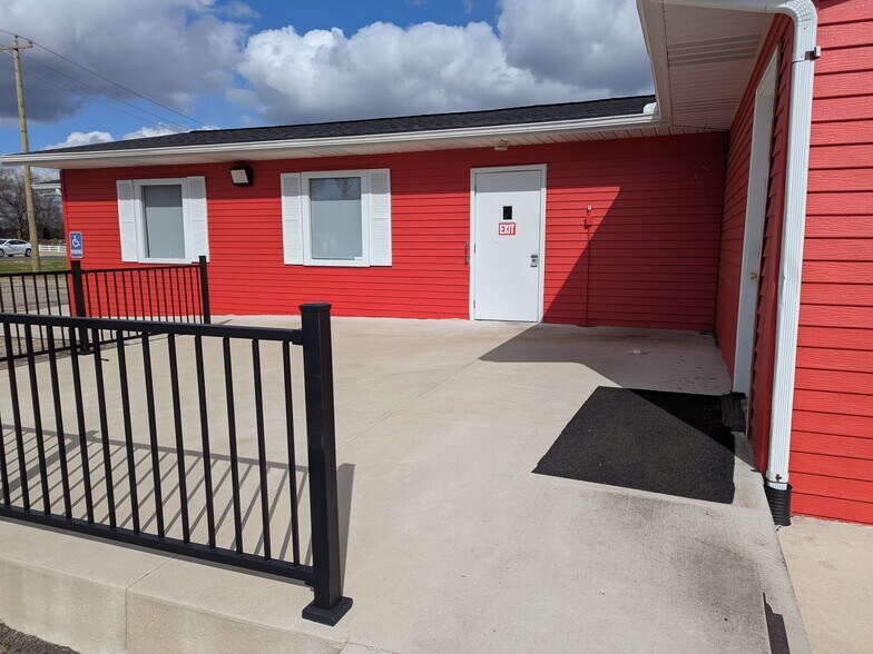 More Photos Of 24901 Red Arrow Hwy, Mattawan Restaurant For Lease