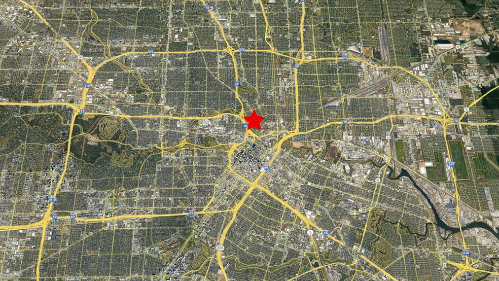More Photos Of 2009 N Main St, Houston Land For Sale