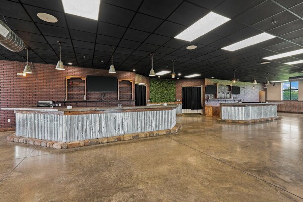 More Photos Of 1616 Oil Well Rd, Jefferson City Golf Course Driving Range For Sale