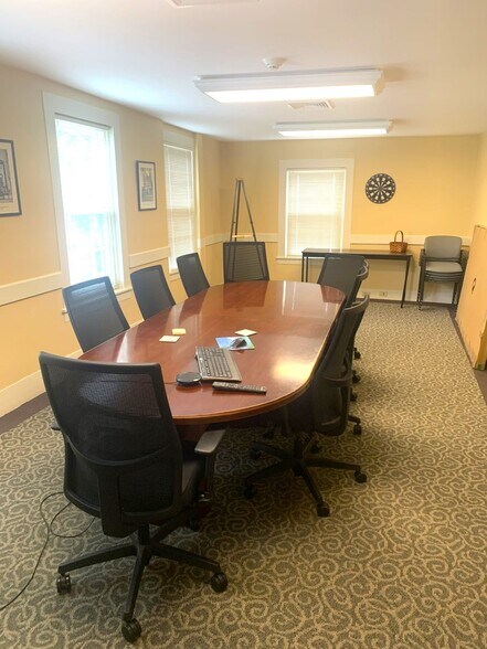 More Photos Of 109 Broad St, Middletown Office Residential For Sale