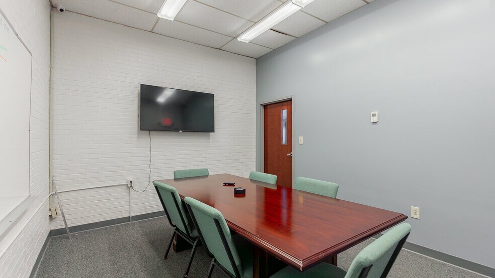 More Photos Of 81 Evick Dr, Franklin Flex For Sale