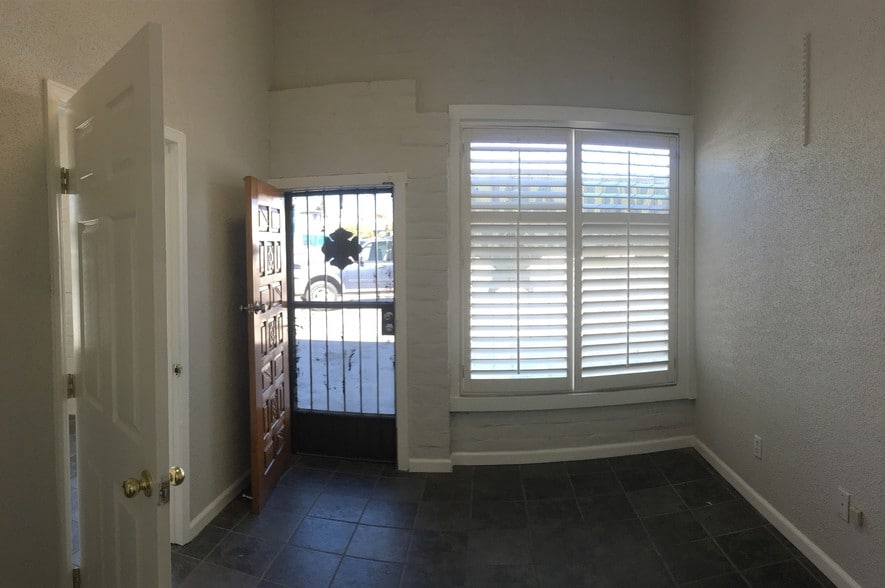 More Photos Of 1500 Wyoming Ave, El Paso Auto Repair For Lease