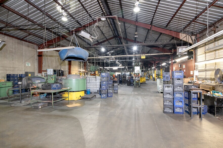 More Photos Of 400 E Vickery Blvd, Fort Worth Warehouse For Lease