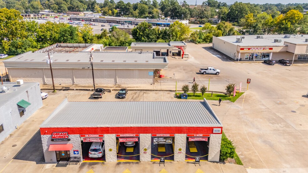 More Photos Of 309 S Timberland Dr, Lufkin Auto Repair For Sale