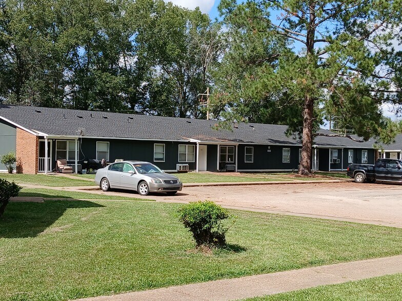 More Photos Of 1000 Broadmeadow Dr, Monticello Apartments For Sale